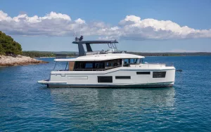BENETEAUGRAND TRAWLER 63