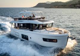 BENETEAUSWIFT TRAWLER 37 FLY